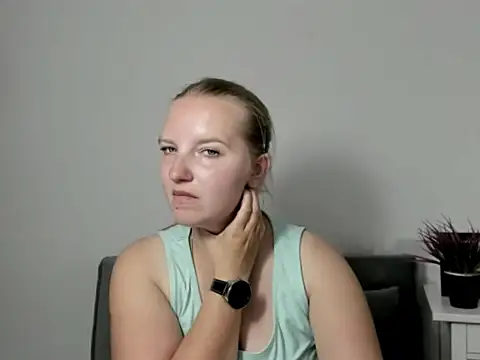 Snapshot of RoseTeacherX chatting on June 12, 5:23 pm RoseTeacherX online show from June 12, 5:23 pm