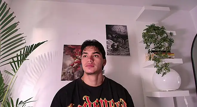 Snapshot of andyypalmer_ chatting on May 7, 11:48 am andyypalmer online show from May 7, 11:48 am