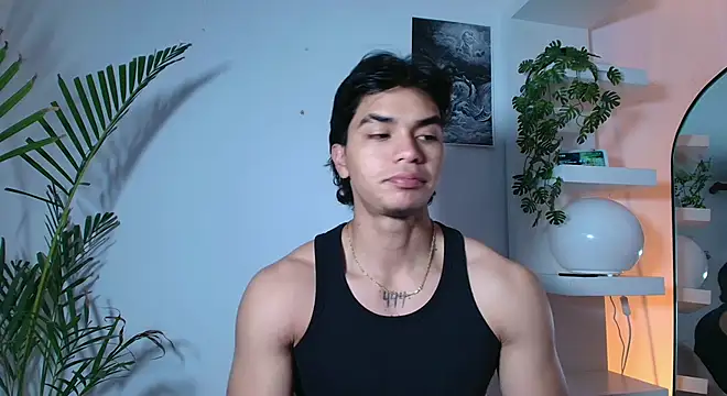 Snapshot of andyypalmer_ chatting on May 16, 6:10 am andyypalmer online show from May 16, 6:10 am