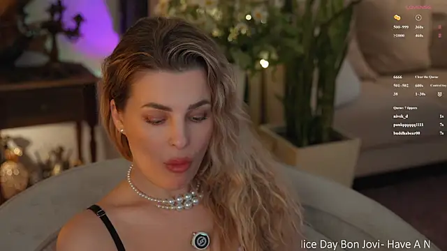 Lady--M online show from June 8, 2:45 am