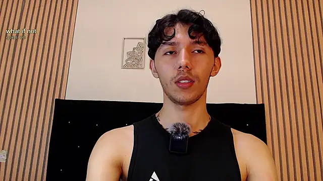 Snapshot of 1ssebas chatting on April 16, 2:45 am 1ssebas online show from April 16, 2:45 am