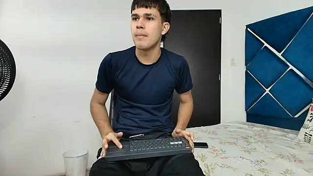 EdwinBoys online show from June 12, 1:10 pm