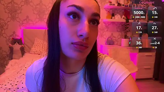 Snapshot of MyNaomi chatting on June 7, 8:45 pm MyNaomi online show from June 7, 8:45 pm