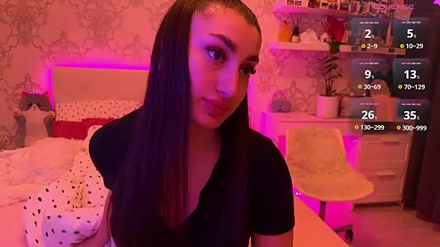 Snapshot of MyNaomi chatting on June 10, 9:57 pm MyNaomi online show from June 10, 9:57 pm