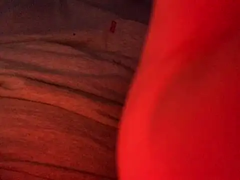 Snapshot of EffefferRm00 chatting on April 15, 9:37 pm EffefferRm00 online show from April 15, 9:37 pm