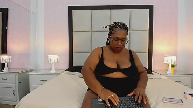 TreisyVixen online show from July 8, 2:49 am