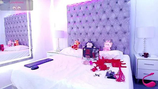 Zoe M00n online show from June 15, 7:27 pm