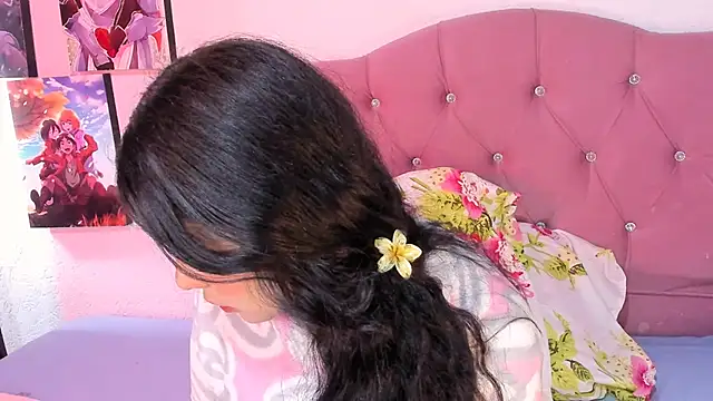 Snapshot of alice_evans12 chatting on June 1, 1:02 pm alice evans12 online show from June 1, 1:02 pm