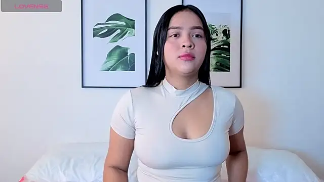 kyliejenner vg online show from April 28, 7:52 pm