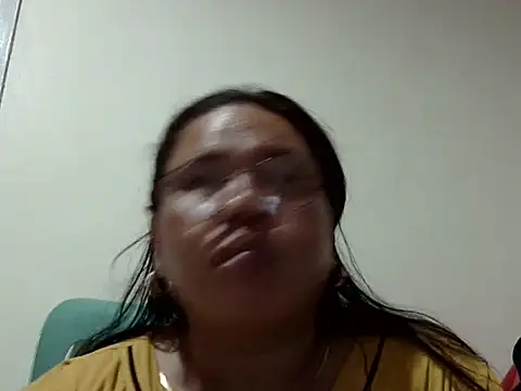 Snapshot of HottyCurlyPeanut chatting on April 15, 4:47 pm HottyCurlyPeanut online show from April 15, 4:47 pm