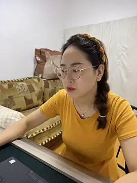 Snapshot of siler25 chatting on July 2, 12:32 am siler25 online show from July 2, 12:32 am