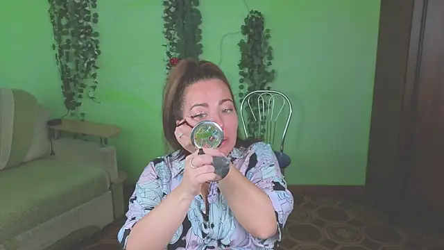 Zoe Zephyr online show from June 9, 5:19 am