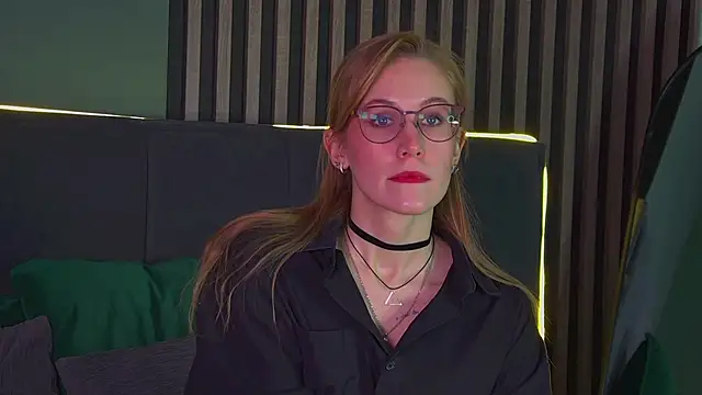 GraceHudsons online show from April 25, 4:15 am