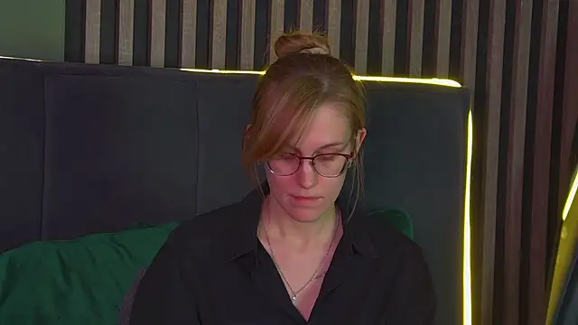 GraceHudsons online show from April 25, 1:41 pm