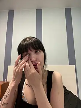 Snapshot of xo_Spirit chatting on April 20, 11:24 am xo Spirit online show from April 20, 11:24 am