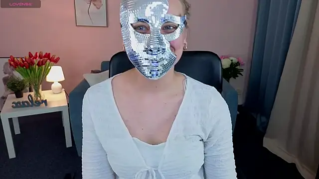 Snapshot of DanaHurt1 chatting on June 22, 8:39 pm DanaHurt1 online show from June 22, 8:39 pm