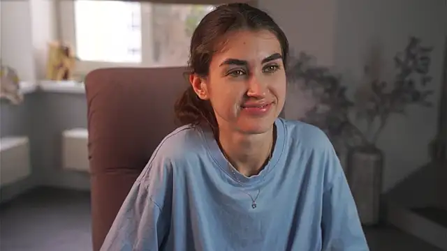 ColleenMaren online show from April 20, 11:46 am