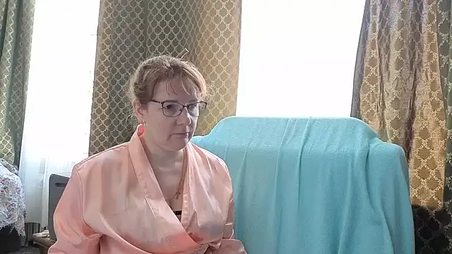 Miss SandraX online show from June 6, 11:15 am