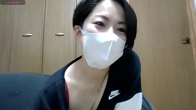 Snapshot of rin2432 chatting on May 7, 12:27 am rin2432 online show from May 7, 12:27 am