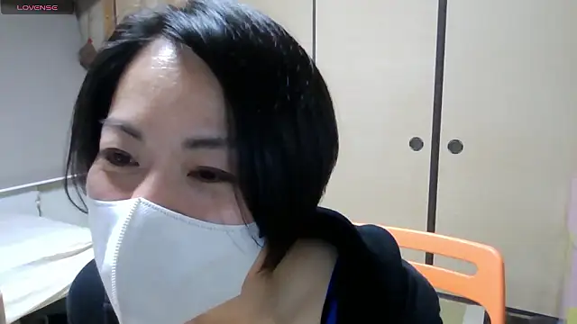 Snapshot of rin2432 chatting on May 15, 2:13 pm rin2432 online show from May 15, 2:13 pm