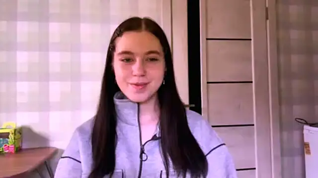 Snapshot of Bubble_Eva chatting on April 16, 5:41 am Bubble Eva online show from April 16, 5:41 am