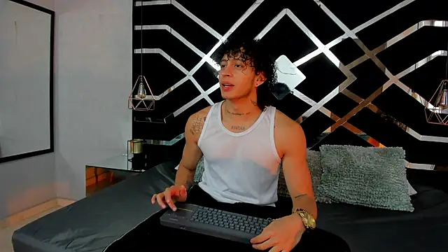 JayTaylorr online show from May 14, 11:28 am