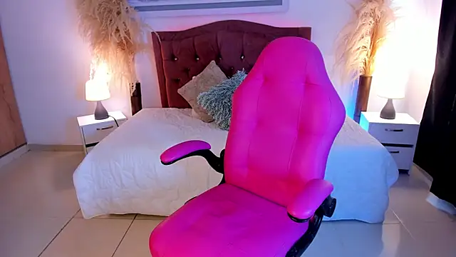 Taylor Roouse online show from July 21, 1:57 pm