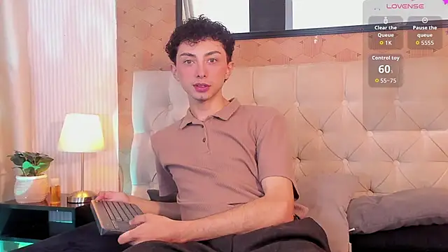 Snapshot of harry_salvatore chatting on May 22, 11:38 am harry salvatore online show from May 22, 11:38 am