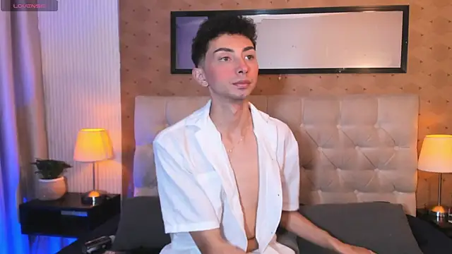 Snapshot of harry_salvatore chatting on June 1, 3:08 am harry salvatore online show from June 1, 3:08 am