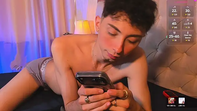 Snapshot of harry_salvatore chatting on June 1, 3:14 pm harry salvatore online show from June 1, 3:14 pm