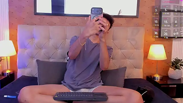 Snapshot of harry_salvatore chatting on June 9, 11:55 am harry salvatore online show from June 9, 11:55 am