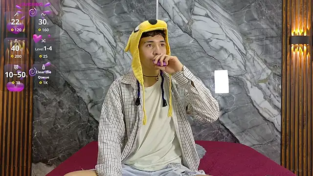 Snapshot of NoahWalker__ chatting on June 13, 11:08 am NoahWalker online show from June 13, 11:08 am