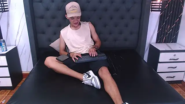 Daniel Guty online show from April 16, 9:39 pm