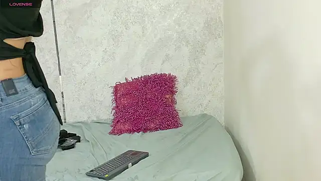 taylor gil0 online show from May 16, 12:59 pm