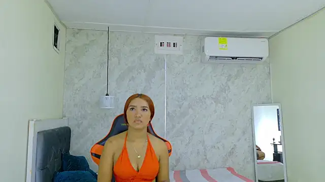 taylor gil0 online show from June 15, 1:24 pm