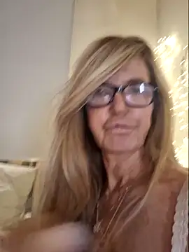 Marianne10 online show from May 21, 10:50 pm