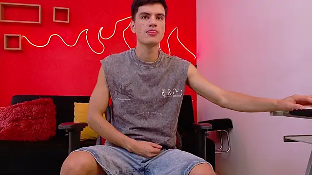 LeoTease online show from July 25, 7:33 pm
