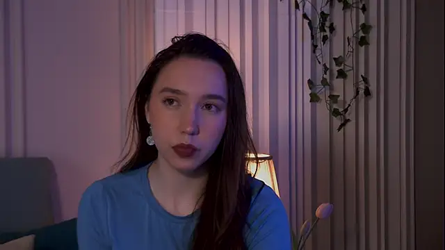 Suzaneey online show from June 6, 6:45 pm