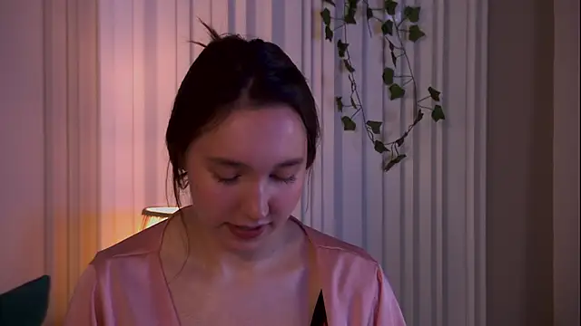 Suzaneey online show from June 14, 7:16 pm