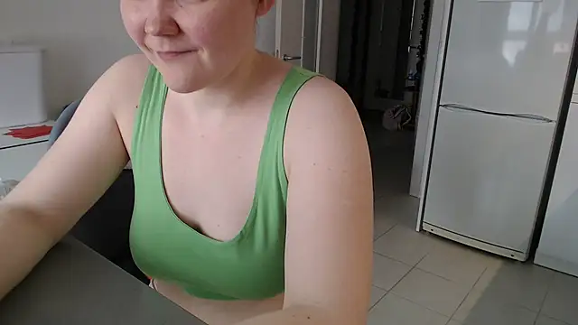 Snapshot of Nodarell chatting on April 22, 12:28 pm Nodarell online show from April 22, 12:28 pm