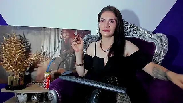 Snapshot of MistressKasandra chatting on June 2, 3:30 am MistressKasandra online show from June 2, 3:30 am