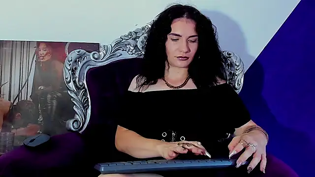 MistressKasandra online show from July 5, 4:07 am