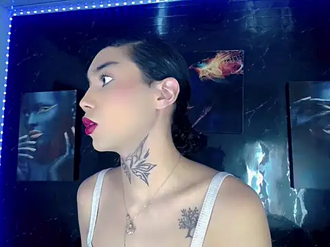 Snapshot of Darianna_A chatting on June 4, 1:28 pm Darianna A online show from June 4, 1:28 pm