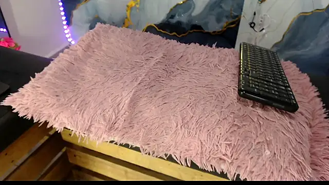 Snapshot of Darianna_A chatting on June 8, 2:50 pm Darianna A online show from June 8, 2:50 pm