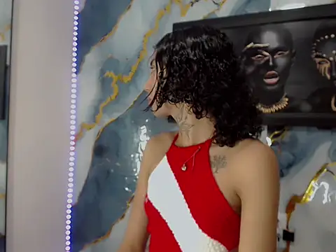 Darianna A online show from June 16, 4:53 pm