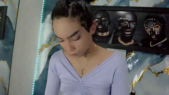 Darianna A online show from June 24, 1:43 pm