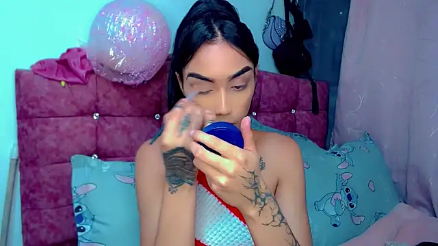 Darianna A online show from July 9, 5:39 pm