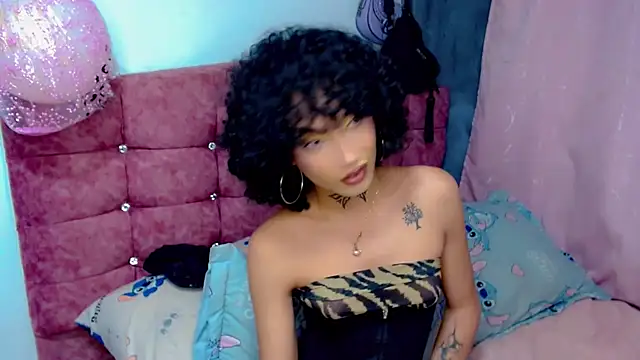 Darianna A online show from July 28, 6:20 pm