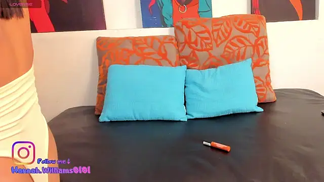 Snapshot of HannahhWilliams chatting on June 25, 12:32 am HannahhWilliams online show from June 25, 12:32 am