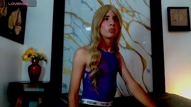 esmeralda negrette online show from April 18, 3:43 am